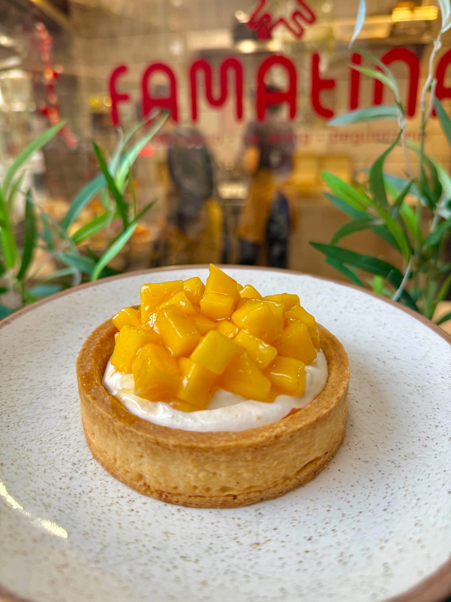 Tartaleta con crema de mascarpone y mango fresco - famatina